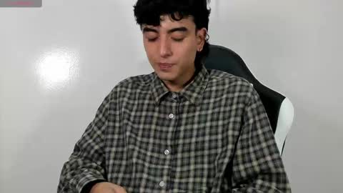 Snapshot of salvatore_montt chatting on March 1, 2025, 6:03 am salvatore_montt online show from March 1, 2025, 6:03 am