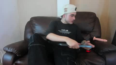  Salvatore online show from April 17, 2026, 10:24 pm