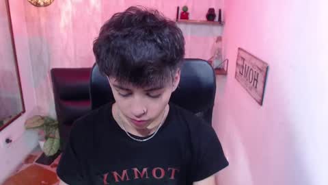 Snapshot of sam_daves chatting on February 19, 2025, 1:17 pm Sam online show from February 19, 2025, 1:17 pm