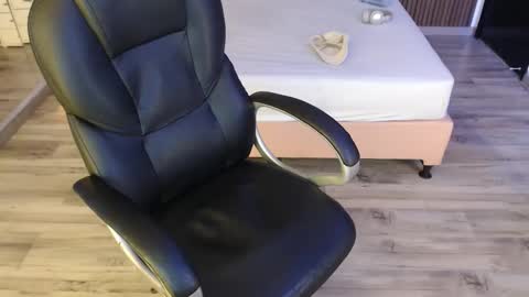 SAM MANSON online show from October 15, 2025, 12:27 pm