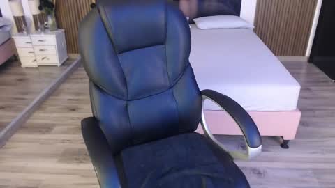 SAM MANSON online show from October 20, 2025, 12:38 pm