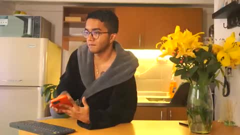 Snapshot of sam_thompson_z chatting on June 1, 2026, 12:29 pm SAMUEL THOMPSON online show from June 1, 2026, 12:29 pm