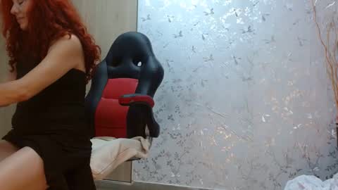 Snapshot of samanta_brownn_ chatting on February 4, 2025, 5:55 pm samanta online show from February 4, 2025, 5:55 pm