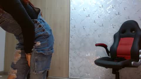 Snapshot of samanta_brownn_ chatting on March 3, 2025, 5:50 pm samanta online show from March 3, 2025, 5:50 pm