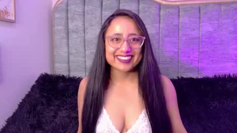 Snapshot of samanta_fischer chatting on October 18, 2025, 11:44 am Sammy online show from October 18, 2025, 11:44 am