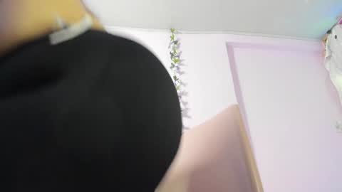 Snapshot of samanta_roberts1 chatting on January 4, 2025, 2:14 pm Samanta online show from January 4, 2025, 2:14 pm