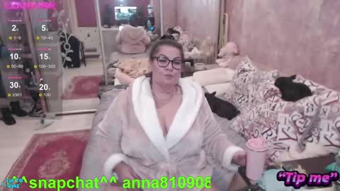 Snapshot of samanta_shy chatting on December 25, 2024, 6:30 pm Marry online show from December 25, 2024, 6:30 pm