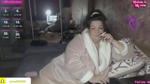 Snapshot of samanta_shy chatting on October 21, 2025, 5:46 pm Marry online show from October 21, 2025, 5:46 pm