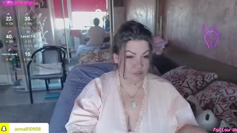 Snapshot of samanta_shy chatting on November 3, 2025, 10:05 am Marry online show from November 3, 2025, 10:05 am