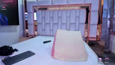 Snapshot of samantasm chatting on February 15, 2025, 9:16 am S A M A N T A online show from February 15, 2025, 9:16 am