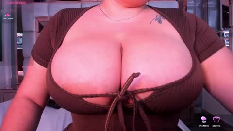 Snapshot of samantasm chatting on February 19, 2025, 9:50 am S A M A N T A online show from February 19, 2025, 9:50 am