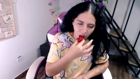 Snapshot of samantha2girl chatting on February 12, 2026, 6:36 pm samantha online show from February 12, 2026, 6:36 pm