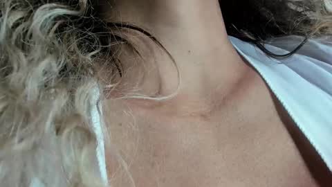 Snapshot of samantha__smile__ chatting on January 6, 2025, 1:20 am Samanthasmile online show from January 6, 2025, 1:20 am