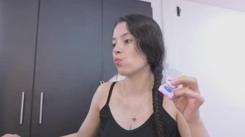 Snapshot of samantha_blow chatting on May 20, 2026, 3:24 am samantha_blow online show from May 20, 2026, 3:24 am