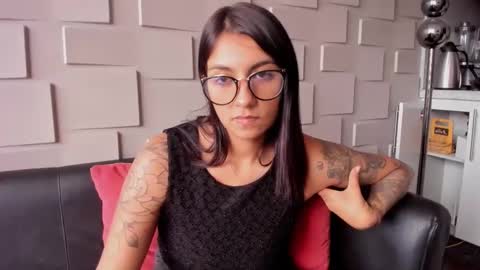 Samantha online show from December 10, 2024, 3:33 pm