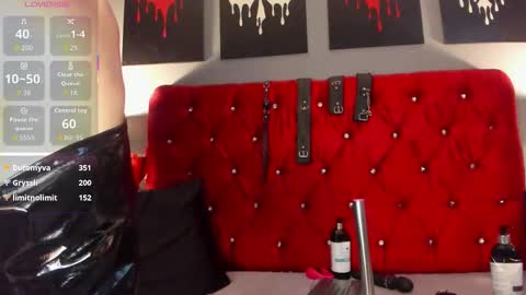 Snapshot of samantha_mouret chatting on November 7, 2025, 9:15 pm SAMANTHA online show from November 7, 2025, 9:15 pm