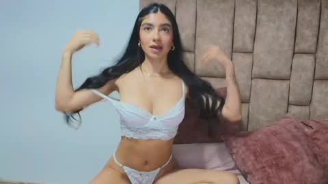 SAMANTHA VELVET online show from May 29, 2026, 9:02 pm