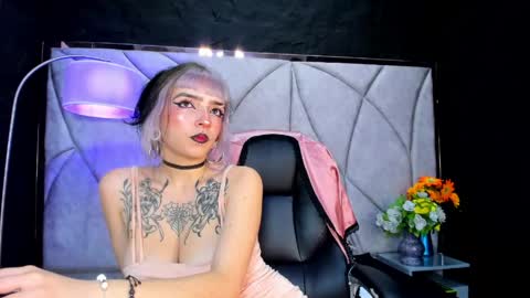 Samantha Smitth online show from April 15, 2026, 4:41 am