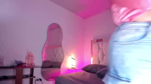 Snapshot of samanthadiamonds_ chatting on October 5, 2025, 1:04 am Sam online show from October 5, 2025, 1:04 am