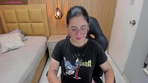 Snapshot of samanthafiore1 chatting on February 16, 2026, 12:23 pm online show from February 16, 2026, 12:23 pm