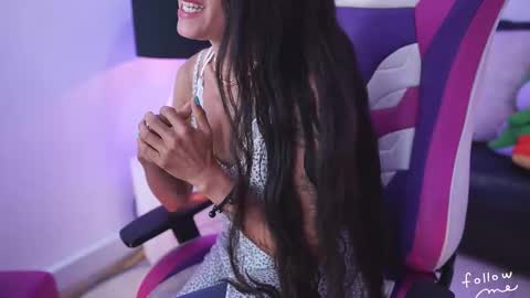 samanthahoops_1 online show from March 8, 2025, 11:37 am