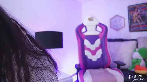 samanthahoops_1 online show from March 8, 2025, 2:40 pm