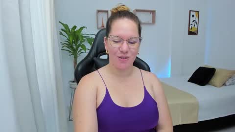 Snapshot of samanthaleon chatting on December 14, 2024, 5:36 pm Samantha samy online show from December 14, 2024, 5:36 pm