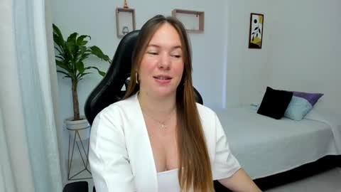 Snapshot of samanthaleon chatting on March 1, 2025, 1:43 am Samantha samy online show from March 1, 2025, 1:43 am