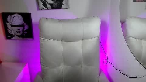 Samantha online show from December 13, 2025, 7:53 pm