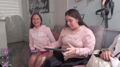 samara_as online show from December 16, 2025, 2:22 pm