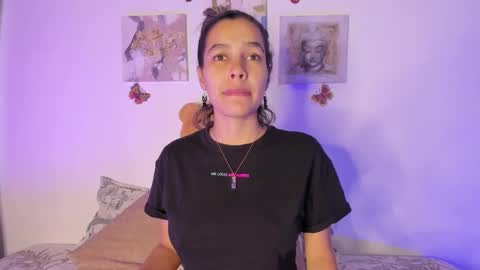 Samara is my name a pleasure delighted that you are here leave your thumb up it is important to me online show from February 7, 2025, 10:20 pm