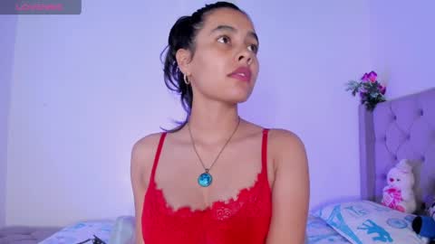 Snapshot of samara_jonnes_ chatting on April 9, 2026, 6:19 am Samara is my name a pleasure delighted that you are here leave your thumb up it is important to me online show from April 9, 2026, 6:19 am