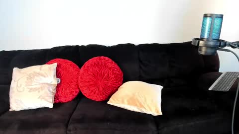 Yaya online show from March 9, 2025, 8:10 pm