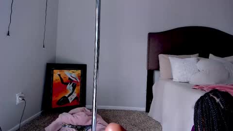 Yaya online show from October 21, 2025, 6:19 pm