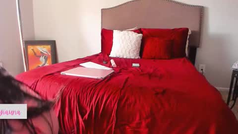 Yaya online show from November 19, 2025, 5:46 pm