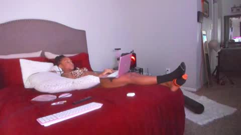 Yaya online show from December 4, 2025, 3:54 pm