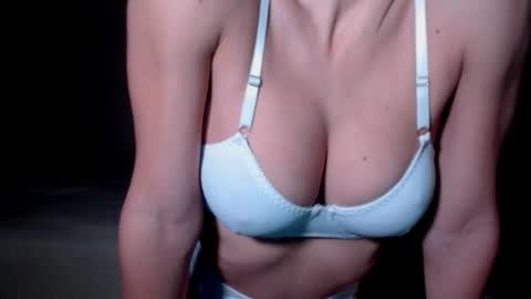 Sam Demia online show from November 22, 2025, 2:21 am