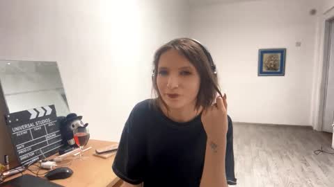 Snapshot of samdenafo chatting on October 28, 2025, 1:47 pm Lana online show from October 28, 2025, 1:47 pm