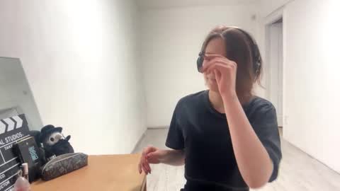 Snapshot of samdenafo chatting on November 3, 2025, 11:22 am Lana online show from November 3, 2025, 11:22 am