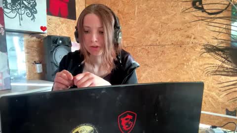 Snapshot of samdenafo chatting on November 18, 2025, 2:39 am Lana online show from November 18, 2025, 2:39 am