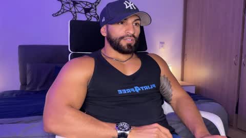 Snapshot of samdornan chatting on February 12, 2025, 9:33 pm Sam Dornan online show from February 12, 2025, 9:33 pm