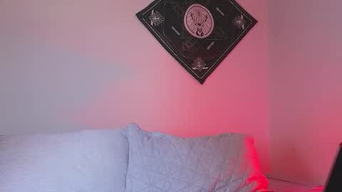 samevansx online show from December 15, 2025, 4:22 pm