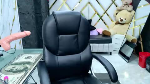 Luisa online show from March 18, 2026, 12:19 pm