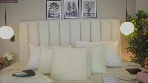 Snapshot of sammy_hamilton chatting on June 19, 2026, 2:05 am Ana online show from June 19, 2026, 2:05 am