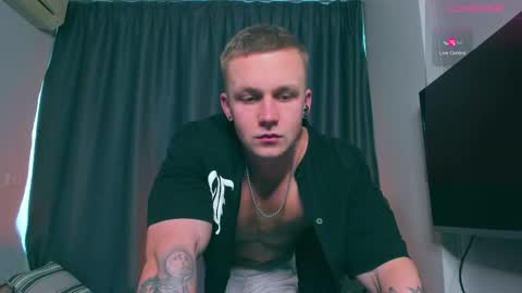 Snapshot of samuel_andrew chatting on February 25, 2025, 1:41 am Samuel online show from February 25, 2025, 1:41 am