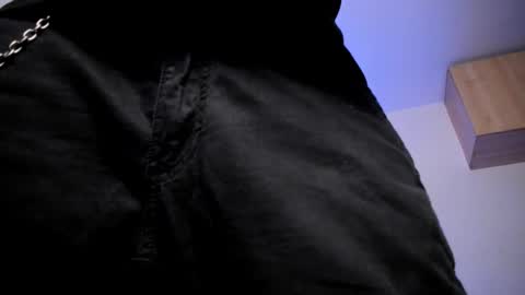   online show from September 28, 2025, 2:06 am