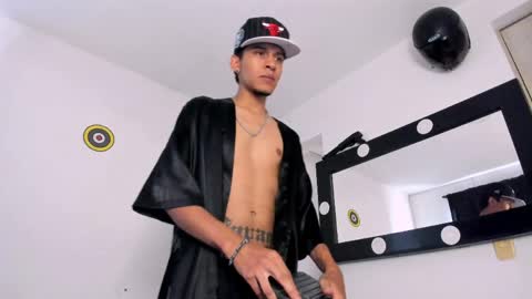   online show from April 4, 2026, 8:39 pm