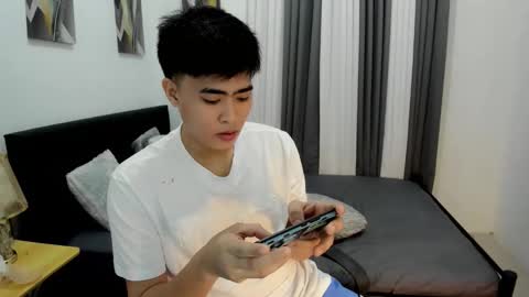 Snapshot of samuelangelo chatting on November 4, 2025, 12:15 pm Sam online show from November 4, 2025, 12:15 pm