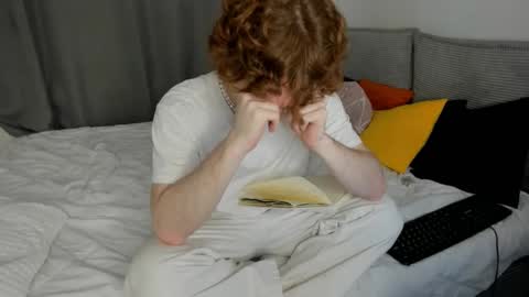 Snapshot of samuelmillerr chatting on December 1, 2024, 8:53 pm samuelmillerr online show from December 1, 2024, 8:53 pm