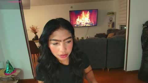 Hello I am absent due to a family calamity I will return soon-hola estoy ausente por un problema familiar volvere pronto. online show from May 27, 2026, 11:57 pm